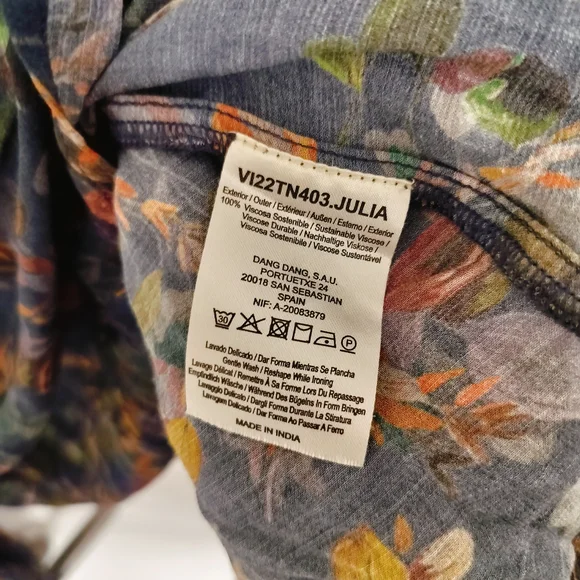 Indi & Cold Anthropologie Floral Blouse - Picture 6 of 7